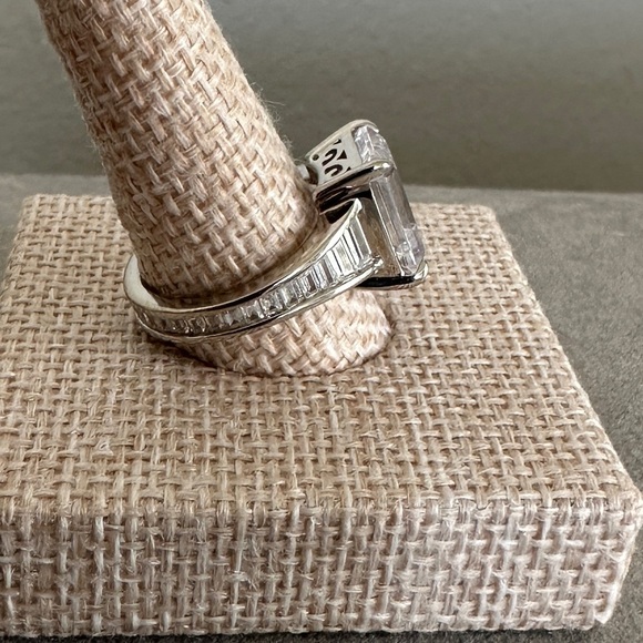 CZ & sterling silver fashion ring by Absolute - Picture 4 of 14